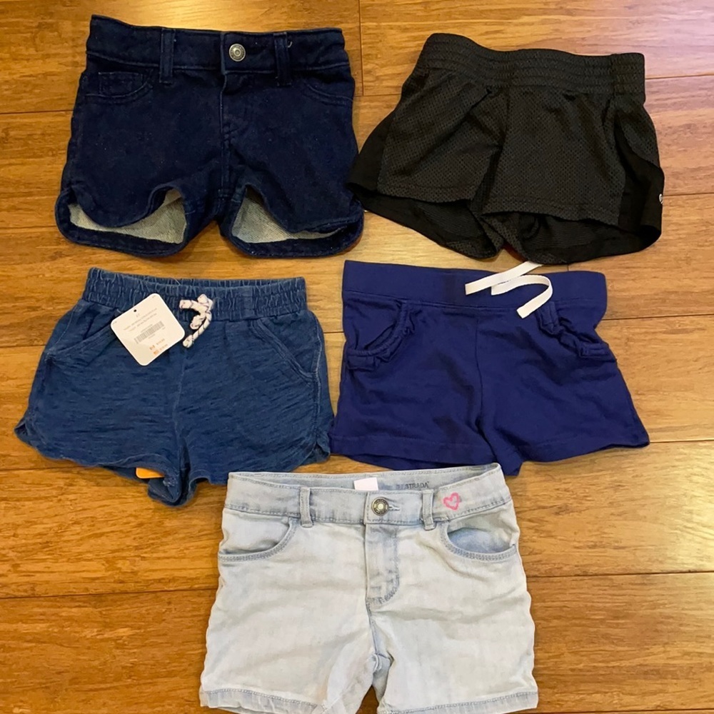 Lot of girls 5 shorts size 4-5 various brands.